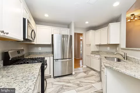 43715 Middlebrook Ter, Ashburn, VA 20147 photo 3