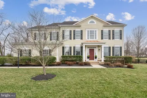 912 Queenscliff Ct, Purcellville, VA 20132