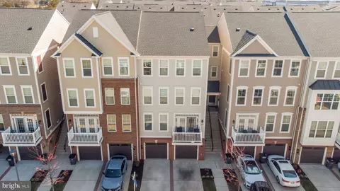 25212 Split Creek Ter, Chantilly, VA 20152 photo 2
