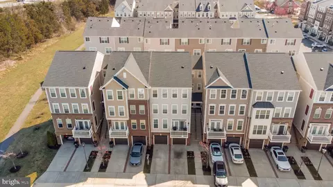 25212 Split Creek Ter, Chantilly, VA 20152