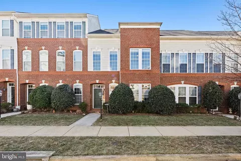 19479 Promenade Dr, Leesburg, VA 20176