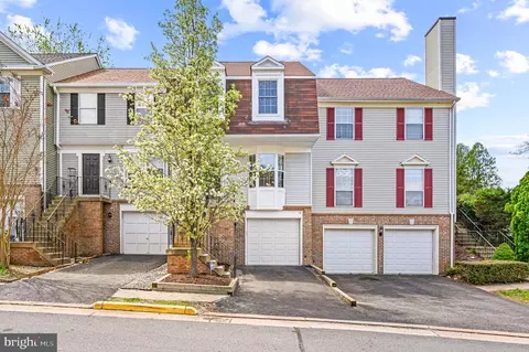 102 Waltham Ct, Sterling, VA 20165