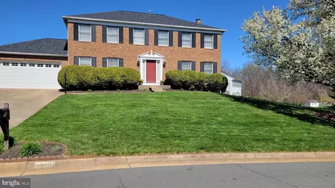 2007 Jonathan Dr, Sterling, VA 20164 photo 2