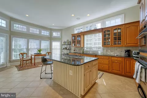 Kitchen - 20496 Tappahannock Pl, Sterling, VA 20165 photo 3 of 6