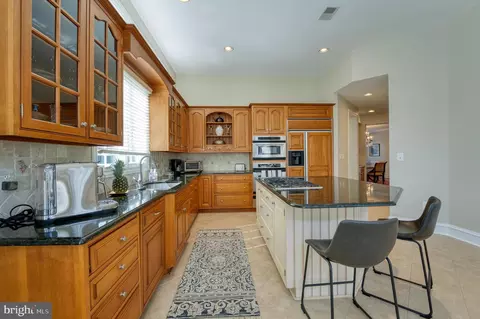 Kitchen - 20496 Tappahannock Pl, Sterling, VA 20165 photo 5 of 6
