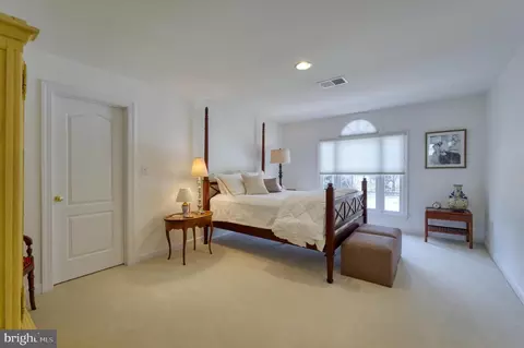 Bedroom - 20496 Tappahannock Pl, Sterling, VA 20165 photo 5 of 11