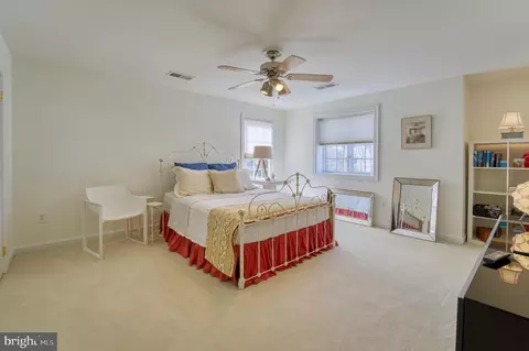 Bedroom - 20496 Tappahannock Pl, Sterling, VA 20165 photo 9 of 11