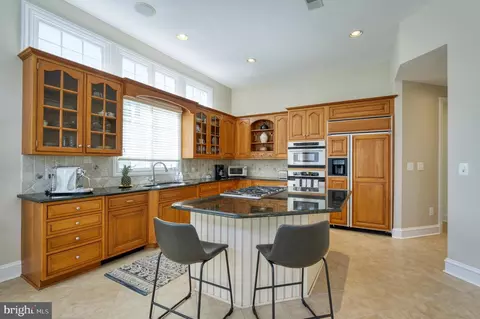 Kitchen - 20496 Tappahannock Pl, Sterling, VA 20165 photo 2 of 6