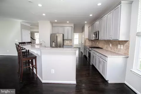 25257 Doolittle Ln, Chantilly, VA 20152 photo 11