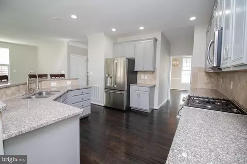 25257 Doolittle Ln, Chantilly, VA 20152 photo 12