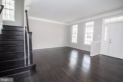 25257 Doolittle Ln, Chantilly, VA 20152 photo 6