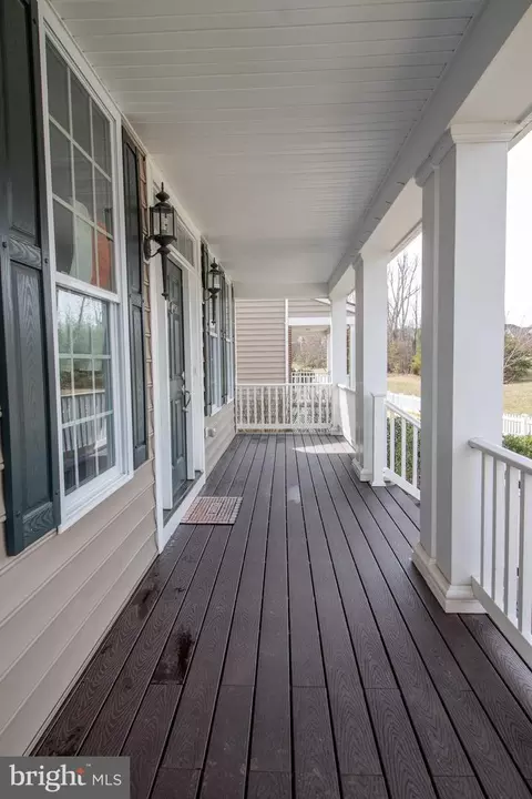 25257 Doolittle Ln, Chantilly, VA 20152 photo 4
