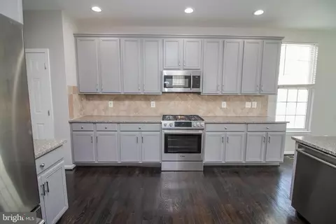25257 Doolittle Ln, Chantilly, VA 20152 photo 13