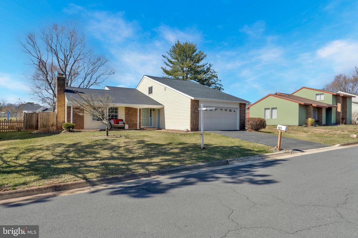 121 S Fox Rd S, Sterling, VA 20164 photo 2