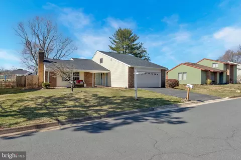 121 S Fox Rd S, Sterling, VA 20164 photo 2