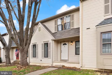 6 Berkeley Ct, Sterling, VA 20165 photo 4