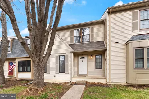 6 Berkeley Ct, Sterling, VA 20165
