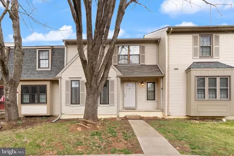 6 Berkeley Ct, Sterling, VA 20165 photo 3