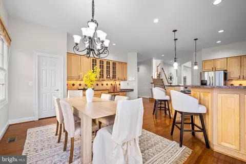 Dining - 47364 Middle Bluff Pl, Sterling, VA 20165 photo 5 of 5
