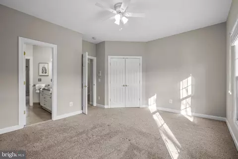 Bedroom - 47364 Middle Bluff Pl, Sterling, VA 20165 photo 4 of 7