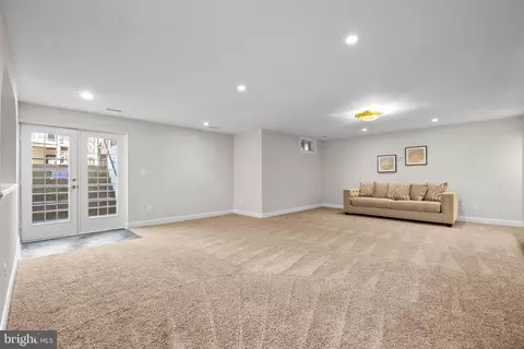 Living - 47364 Middle Bluff Pl, Sterling, VA 20165 photo 6 of 8