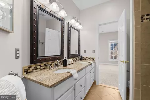 Bath - 47364 Middle Bluff Pl, Sterling, VA 20165 photo 4 of 7
