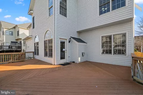 Exterior - 47364 Middle Bluff Pl, Sterling, VA 20165 photo 4 of 10