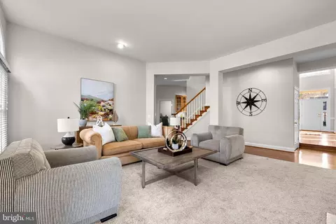 Living - 47364 Middle Bluff Pl, Sterling, VA 20165 photo 5 of 8