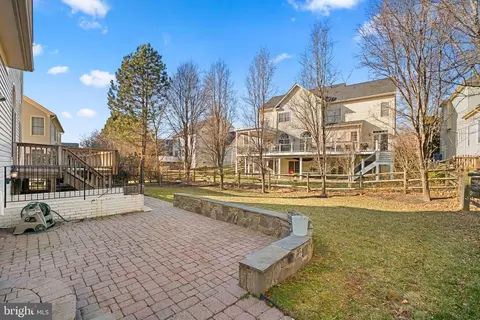 Exterior - 47364 Middle Bluff Pl, Sterling, VA 20165 photo 6 of 10