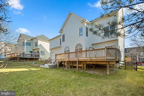 Exterior - 47364 Middle Bluff Pl, Sterling, VA 20165 photo 9 of 10