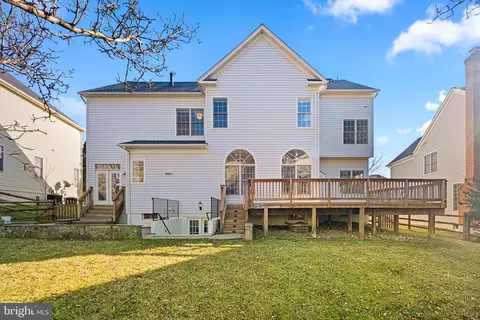 Exterior - 47364 Middle Bluff Pl, Sterling, VA 20165 photo 8 of 10