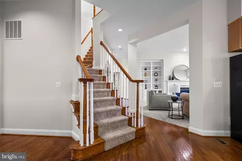 Entry Way - 47364 Middle Bluff Pl, Sterling, VA 20165 photo 3 of 8