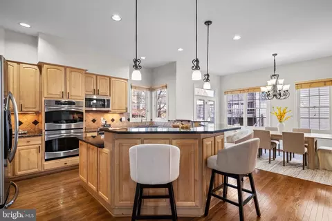 Kitchen - 47364 Middle Bluff Pl, Sterling, VA 20165 photo 1 of 9
