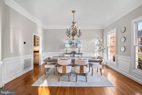 Dining - 47364 Middle Bluff Pl, Sterling, VA 20165 photo 2 of 5