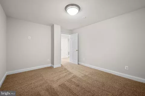 Bedroom - 47364 Middle Bluff Pl, Sterling, VA 20165 photo 5 of 7