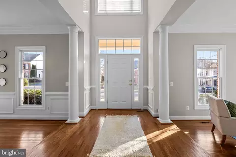 Entry Way - 47364 Middle Bluff Pl, Sterling, VA 20165 photo 2 of 8