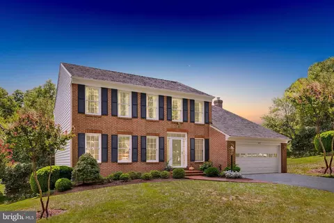 613 Jacob Ct SW, Leesburg, VA 20175