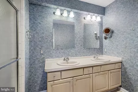 307 E Gordon St, Sterling, VA 20164 photo 20