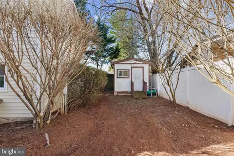 307 E Gordon St, Sterling, VA 20164 photo 33