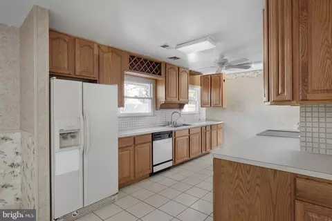 307 E Gordon St, Sterling, VA 20164 photo 8