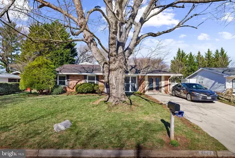 307 E Gordon St, Sterling, VA 20164 photo 4