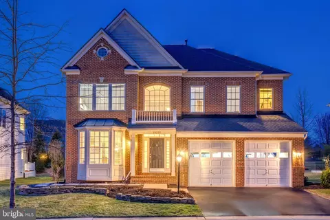 19277 Creek Field Cir, Leesburg, VA 20176