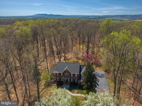 22049 Woodwinds Dr, Leesburg, VA 20175