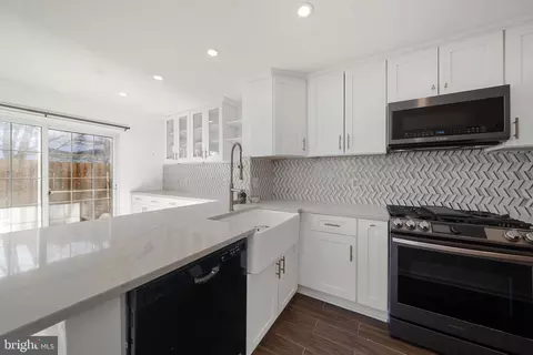 Kitchen - 20378 Alderleaf Ter, Ashburn, VA 20147 photo 1 of 4