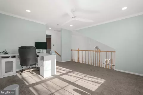 Entry Way - 20378 Alderleaf Ter, Ashburn, VA 20147 photo 2 of 3