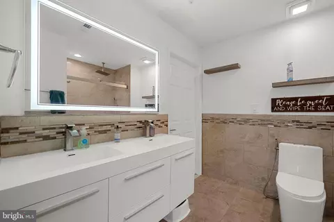 Bath - 20378 Alderleaf Ter, Ashburn, VA 20147 photo 1 of 3
