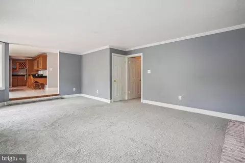 Living - 3 Steed Pl, Sterling, VA 20165 photo 6 of 14
