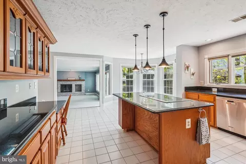Kitchen - 3 Steed Pl, Sterling, VA 20165 photo 2 of 8