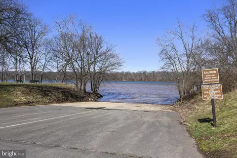 Exterior - 3 Steed Pl, Sterling, VA 20165 photo 12 of 19
