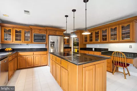 Kitchen - 3 Steed Pl, Sterling, VA 20165 photo 8 of 8